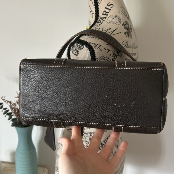 Vintage Dooney & Bourke Brown Pebbled Leather Round Logo Small Hobo Bag - Picture 4 of 12